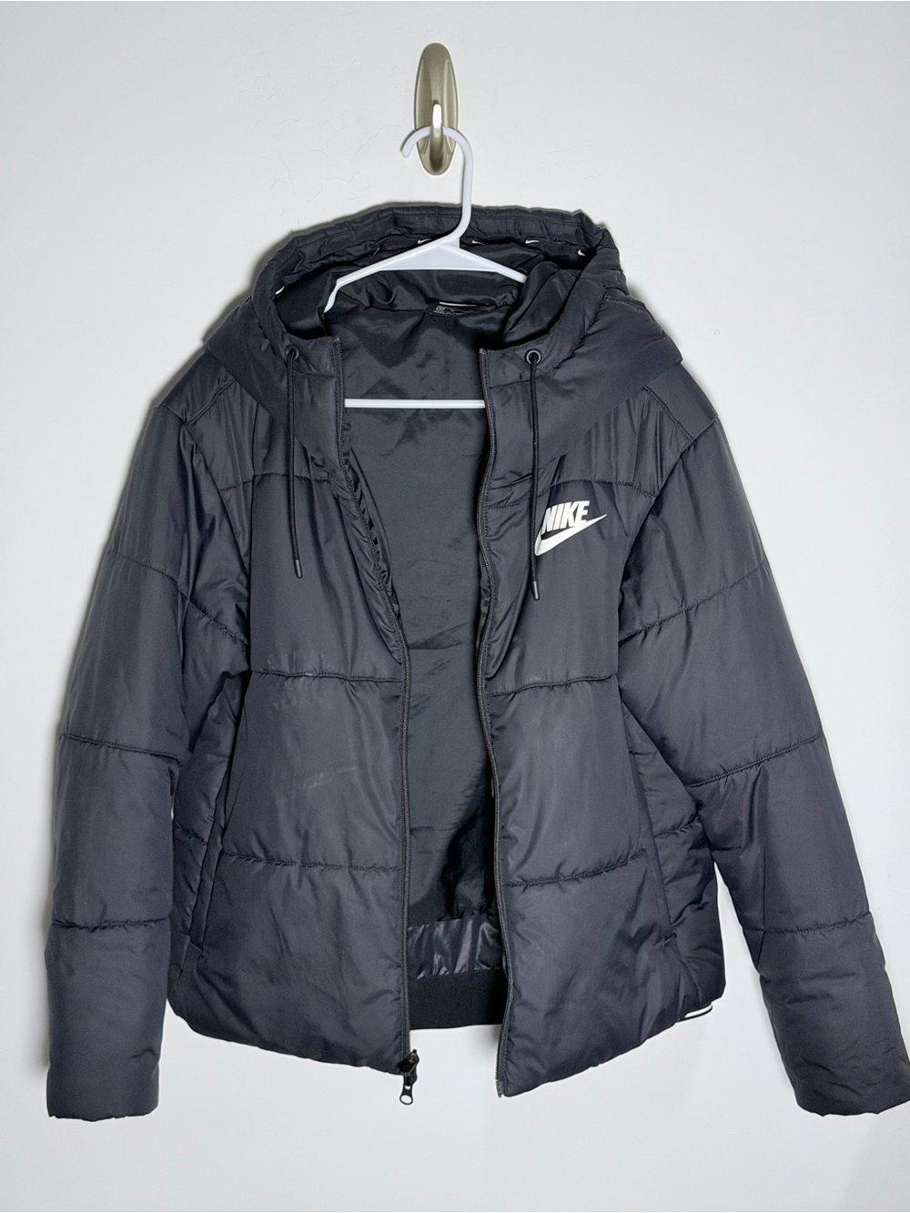 Nike Women's Black Hooded Quilted Puffer Grand Army Leila Kwan Zimmer Jacket M - Picture 9 of 12